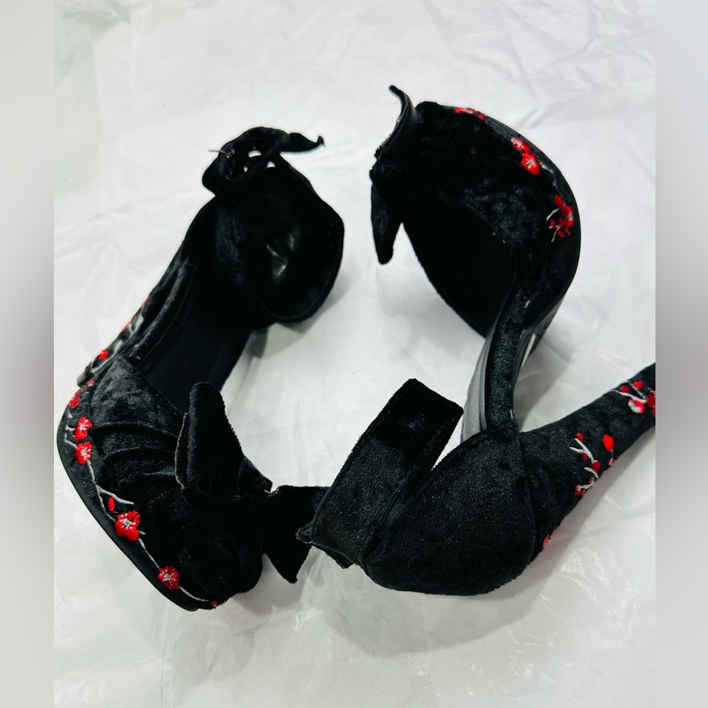 T.U.K Black Velvet Heels with Bow Accent - Picture 4 of 10